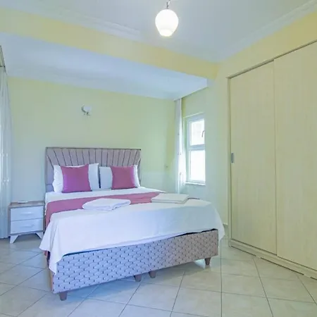 Fethiye'de Denize Sifir 10 Kisilik Oyster 5 * Fethiye